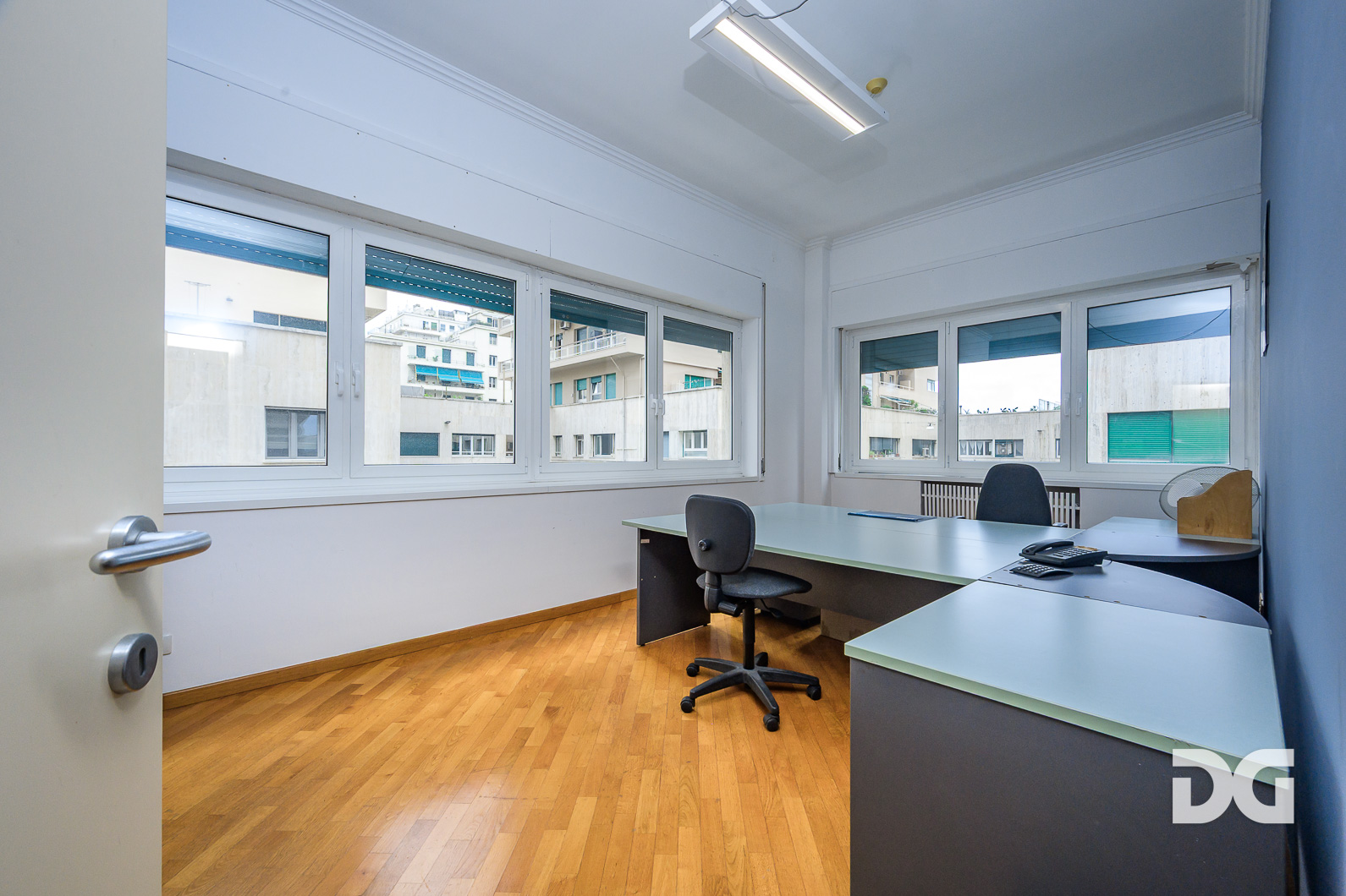 Immobiliare Del Guasta FOCE MARE - PIAZZA ROSSETTI - UFFICIO DIVISIBILE MQ. 187 