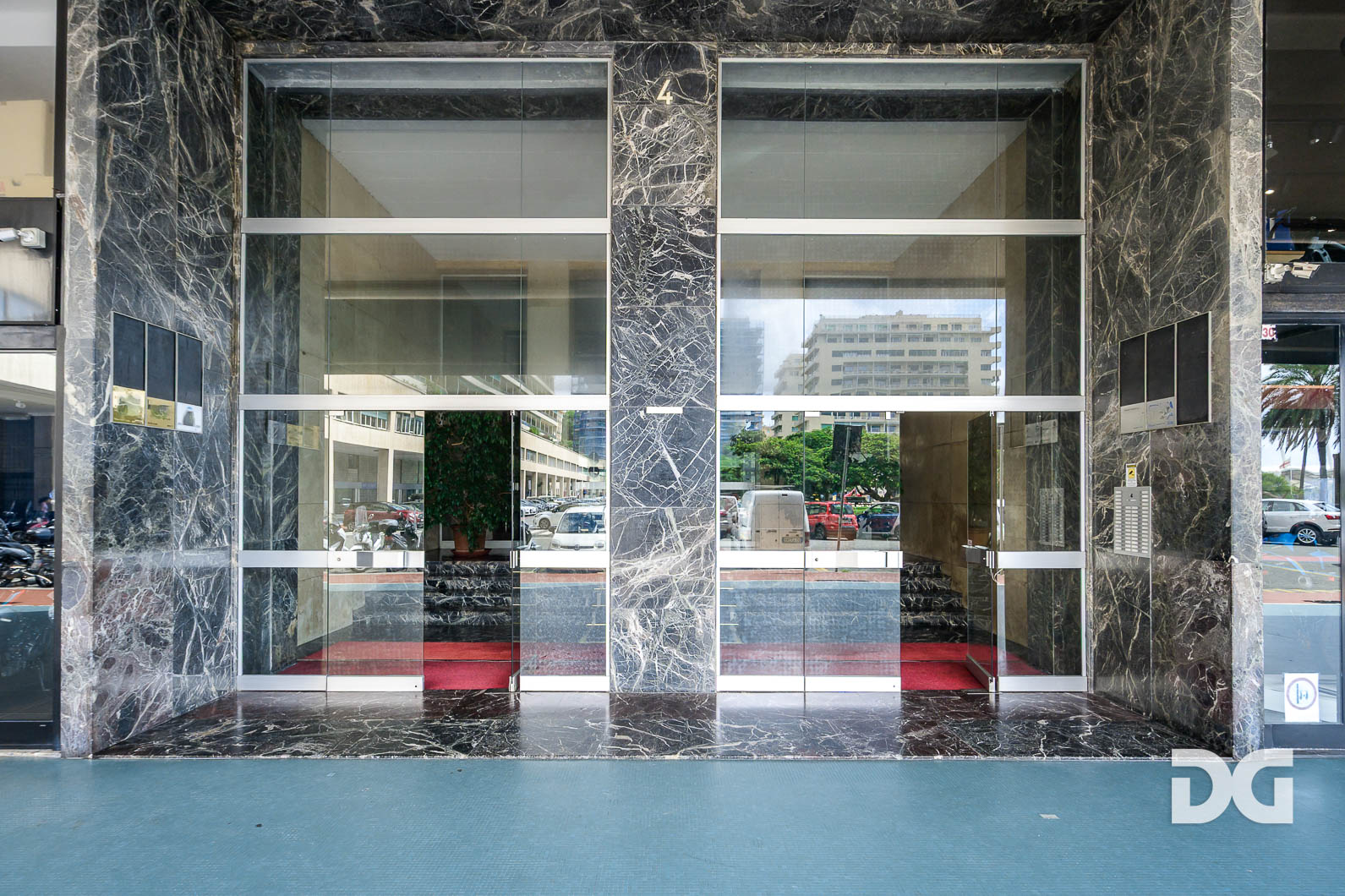 Immobiliare Del Guasta FOCE MARE - PIAZZA ROSSETTI - UFFICIO DIVISIBILE MQ. 187 