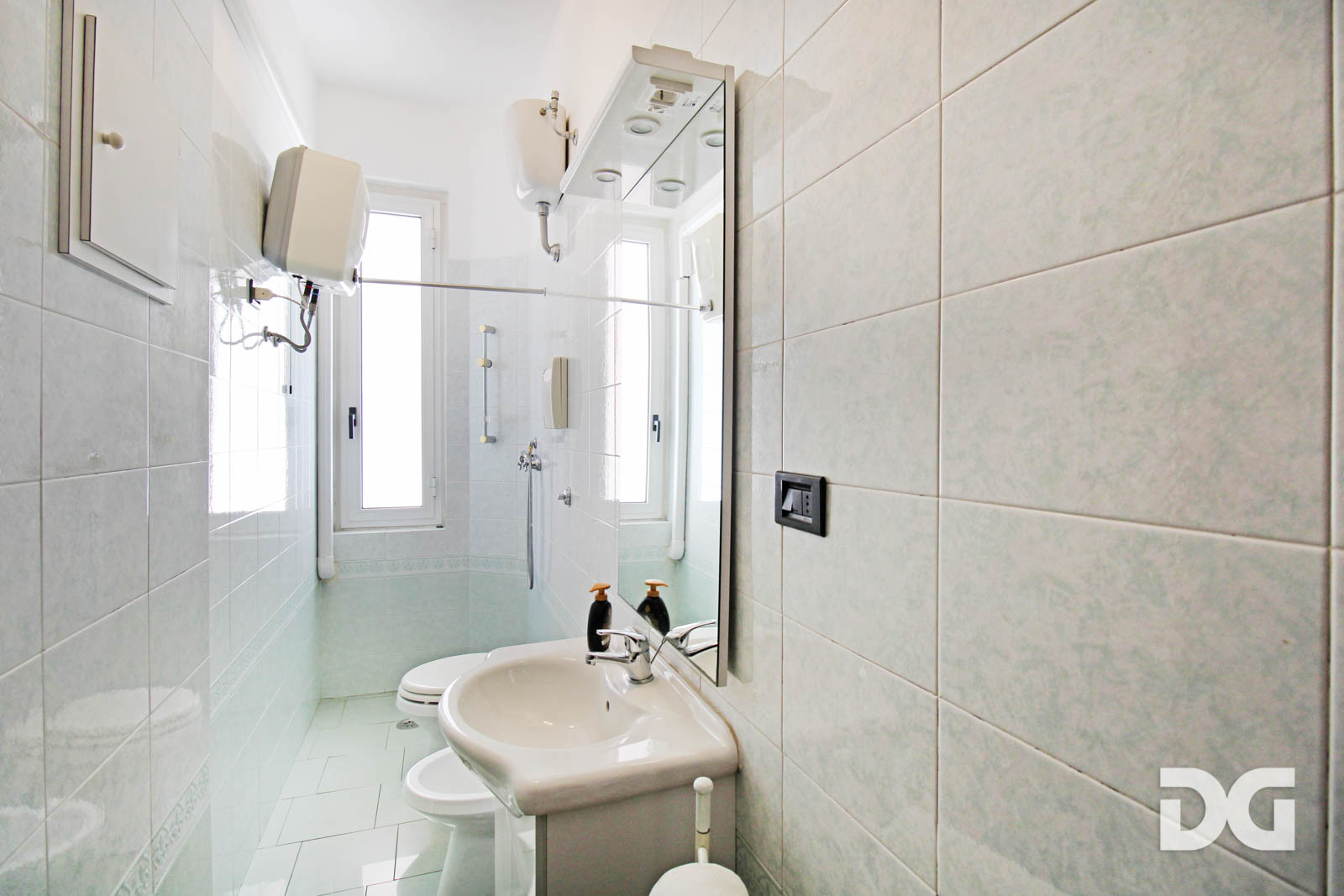 Immobiliare Del Guasta PIAZZA DANTE – UFFICIO ARREDATO MQ. 85 