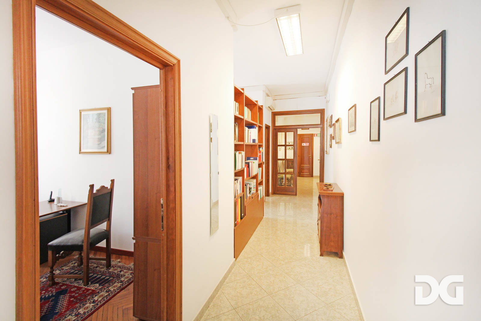 Immobiliare Del Guasta PIAZZA DANTE – UFFICIO ARREDATO MQ. 85 