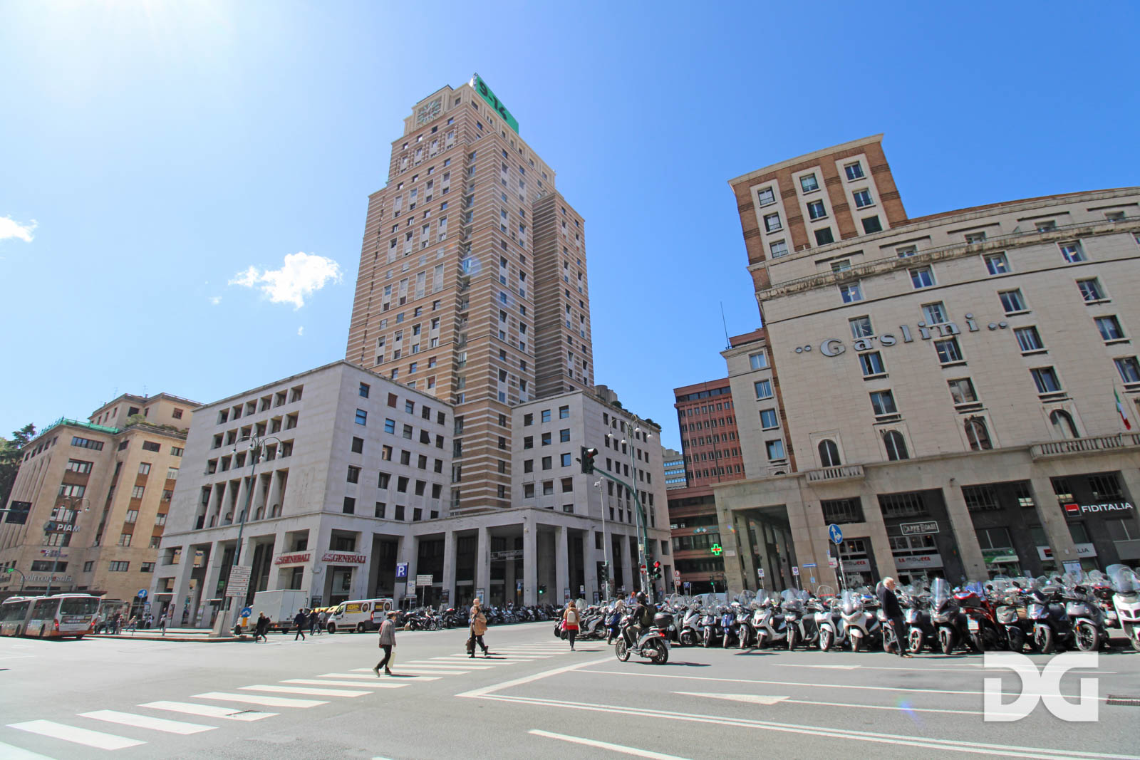 Immobiliare Del Guasta PIAZZA DANTE – UFFICIO ARREDATO MQ. 85 