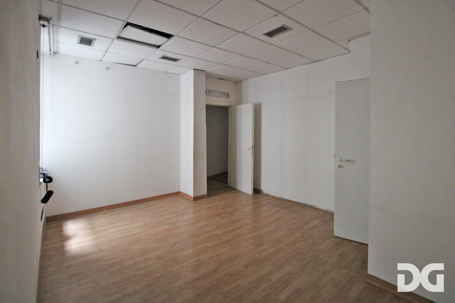 Immobiliare Del Guasta CENTRO – LARGO ARCHIMEDE UFFICIO MQ. 334