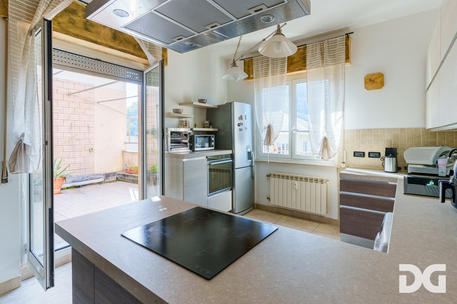 Immobiliare Del Guasta MOLASSANA – VIA GHERZI PANORAMICI MQ. 98 CON TERRAZZO 