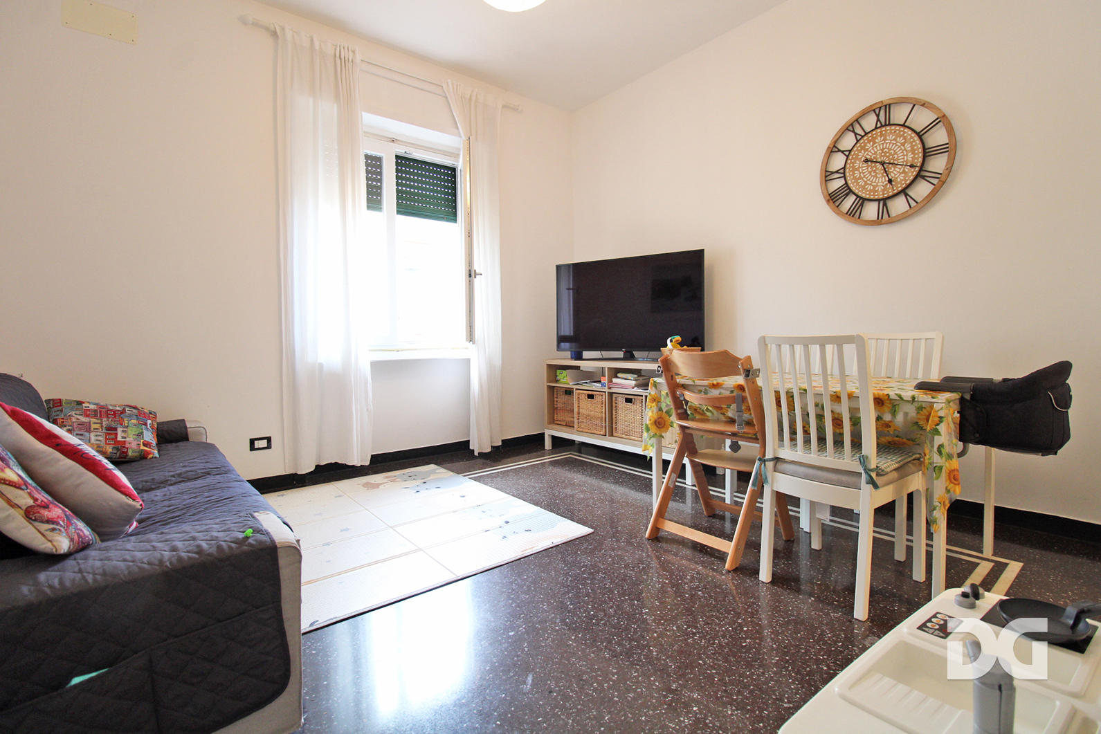Immobiliare Del Guasta FOCE – VIA CECCHI PERFETTI MQ.96 CON BALCONE PIANO ALTO