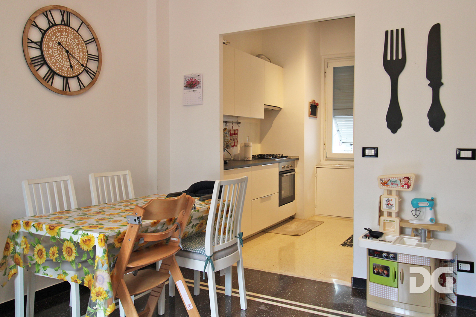 Immobiliare Del Guasta FOCE – VIA CECCHI PERFETTI MQ.96 CON BALCONE PIANO ALTO