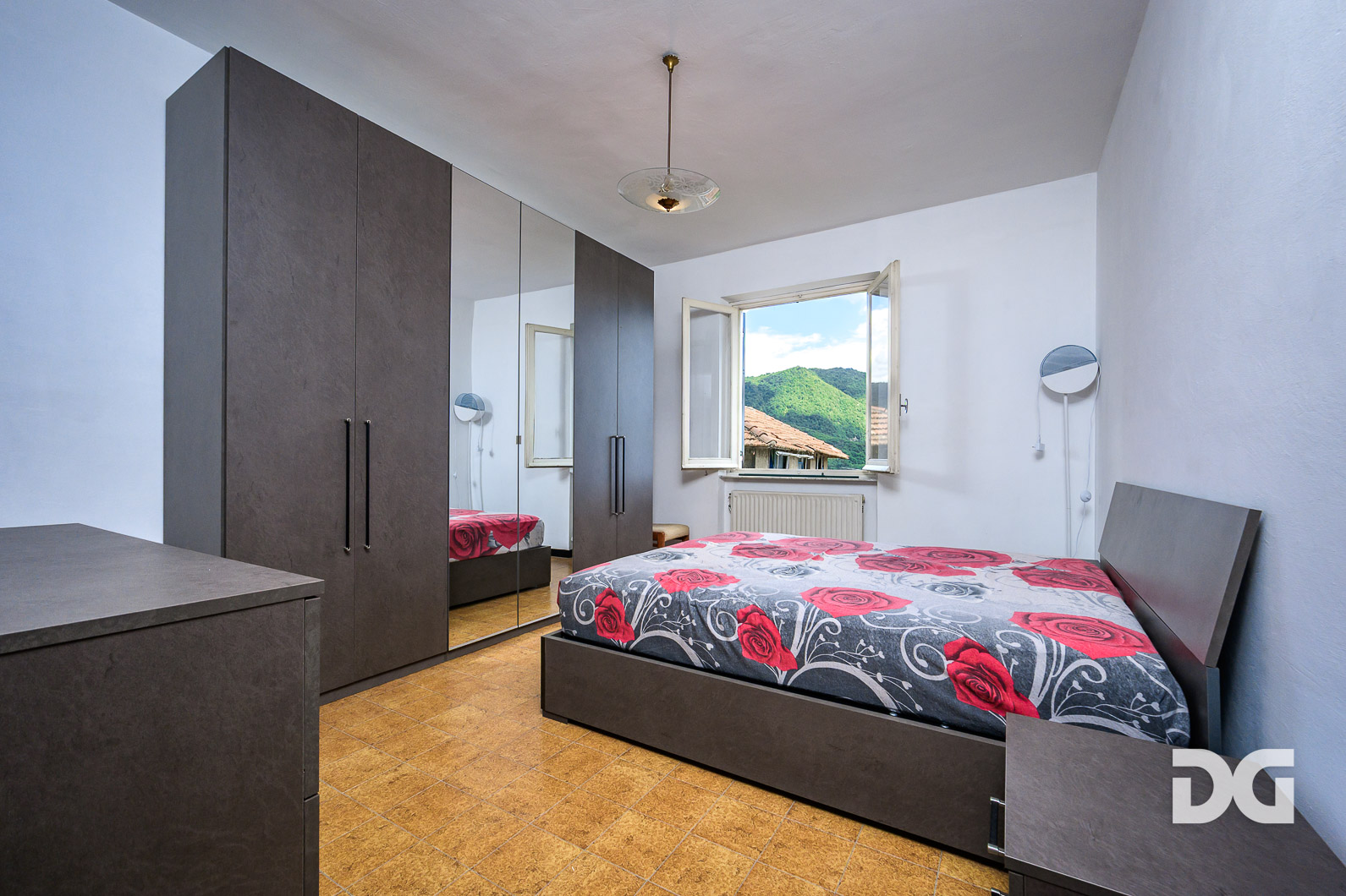 Immobiliare Del Guasta SERRA RICCO’ – ORERO – CASA INDIPENDENTE MQ. 109 CON TERRAZZO 