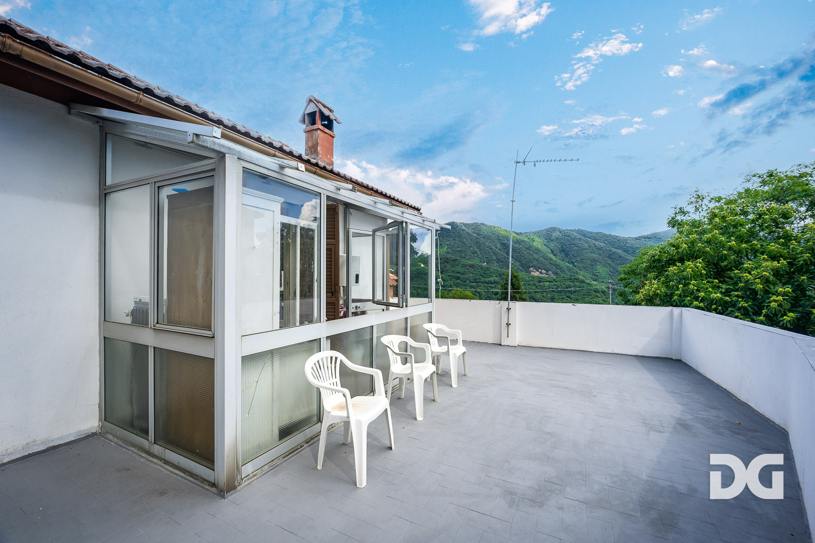 Immobiliare Del Guasta SERRA RICCO’ – ORERO – CASA INDIPENDENTE MQ. 109 CON TERRAZZO 