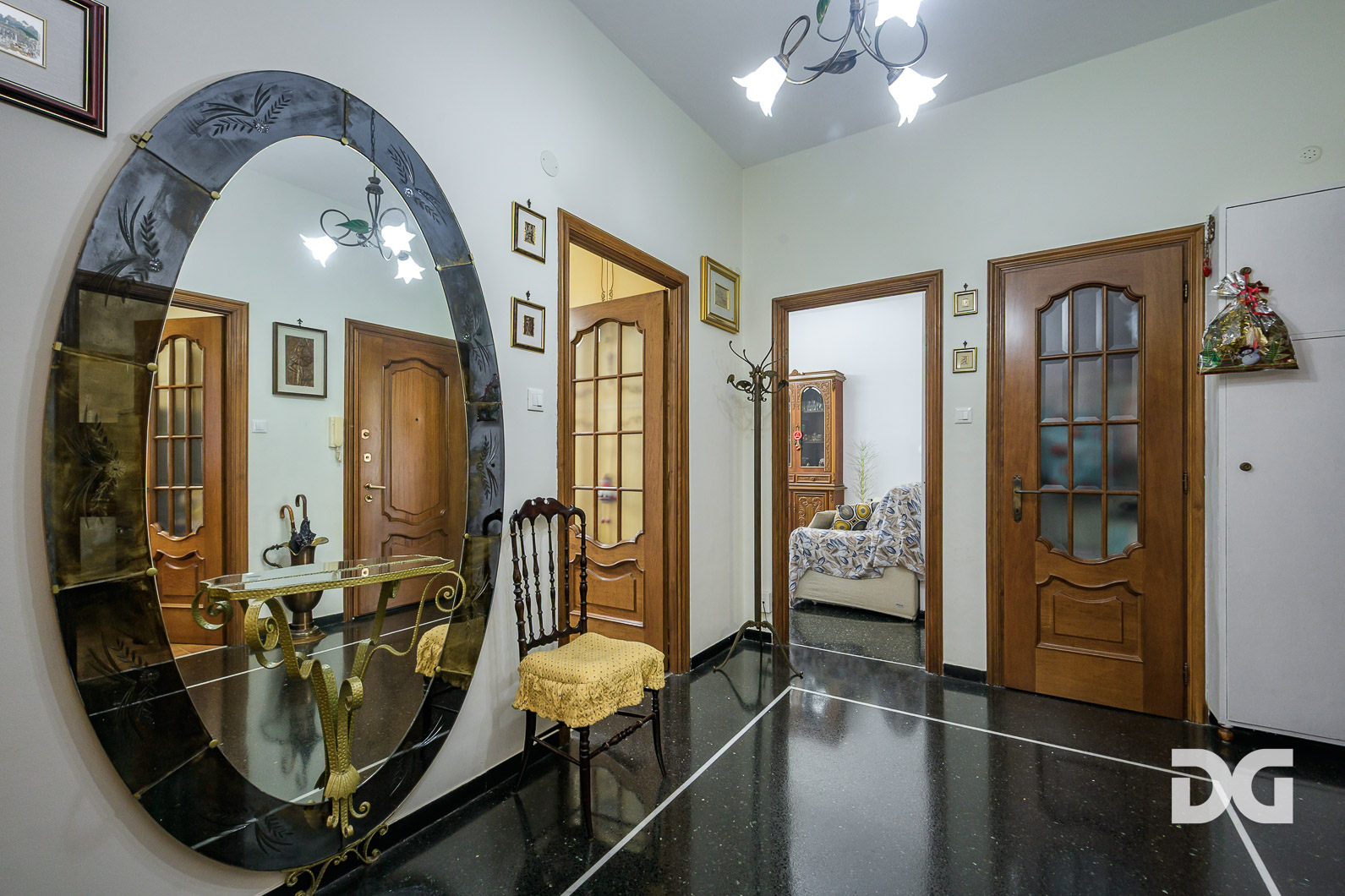 Immobiliare Del Guasta OREGINA  VIA VESUVIO - LUMINOSI MQ. 79 