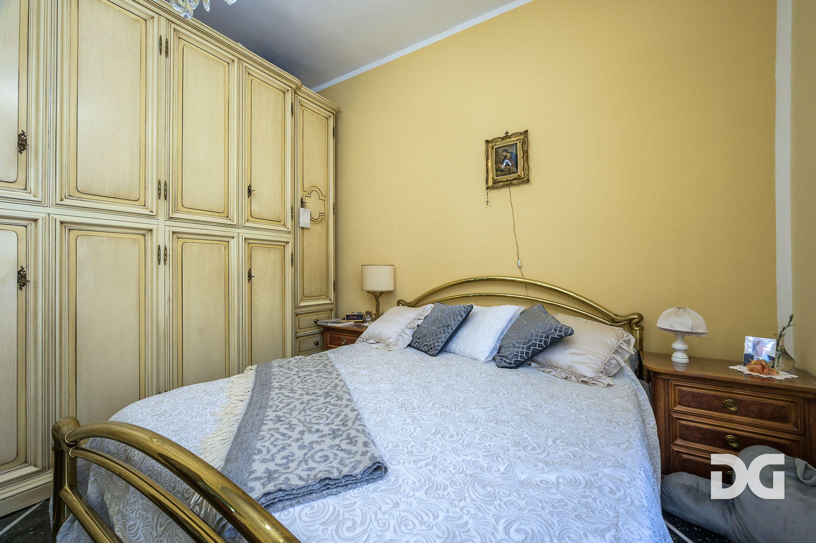 Immobiliare Del Guasta OREGINA  VIA VESUVIO - LUMINOSI MQ. 79 