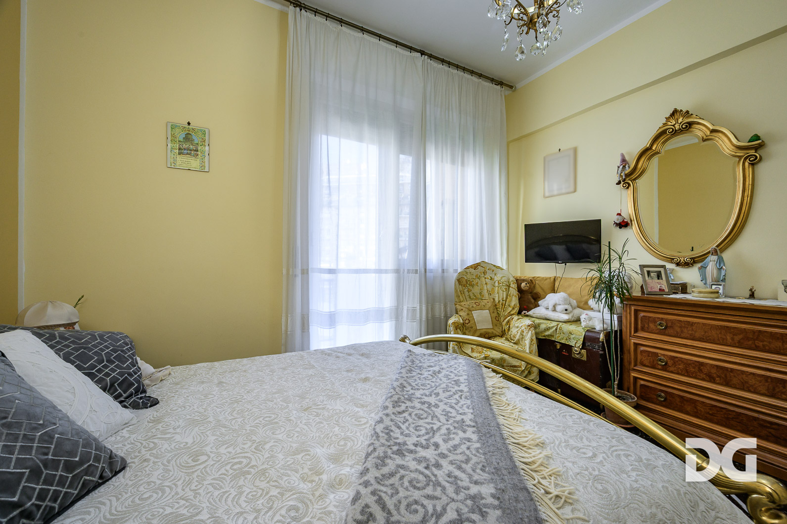 Immobiliare Del Guasta OREGINA  VIA VESUVIO - LUMINOSI MQ. 79 