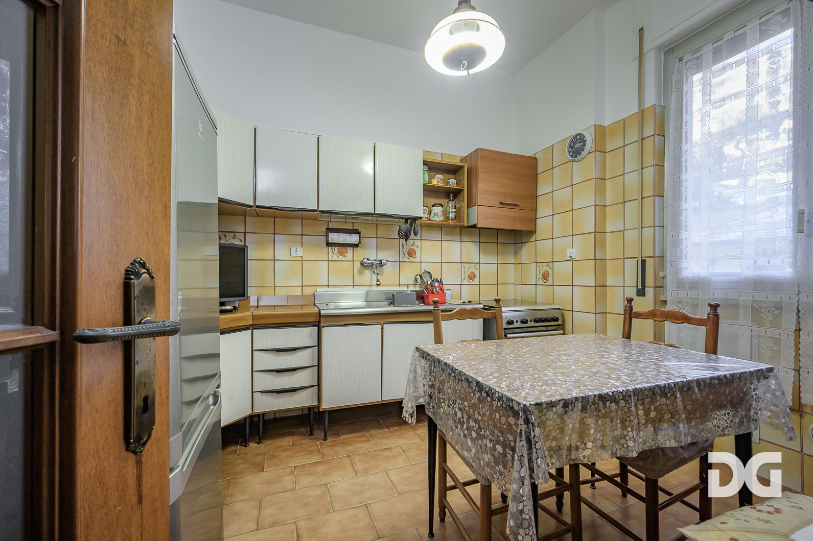 Immobiliare Del Guasta OREGINA  VIA VESUVIO - LUMINOSI MQ. 79 