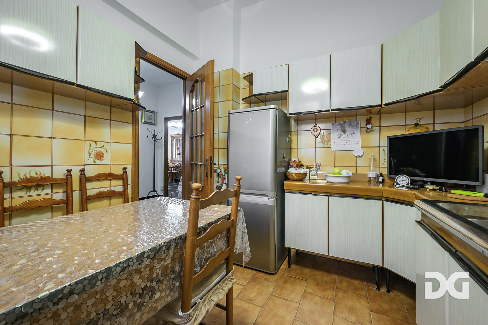 Immobiliare Del Guasta OREGINA  VIA VESUVIO - LUMINOSI MQ. 79 