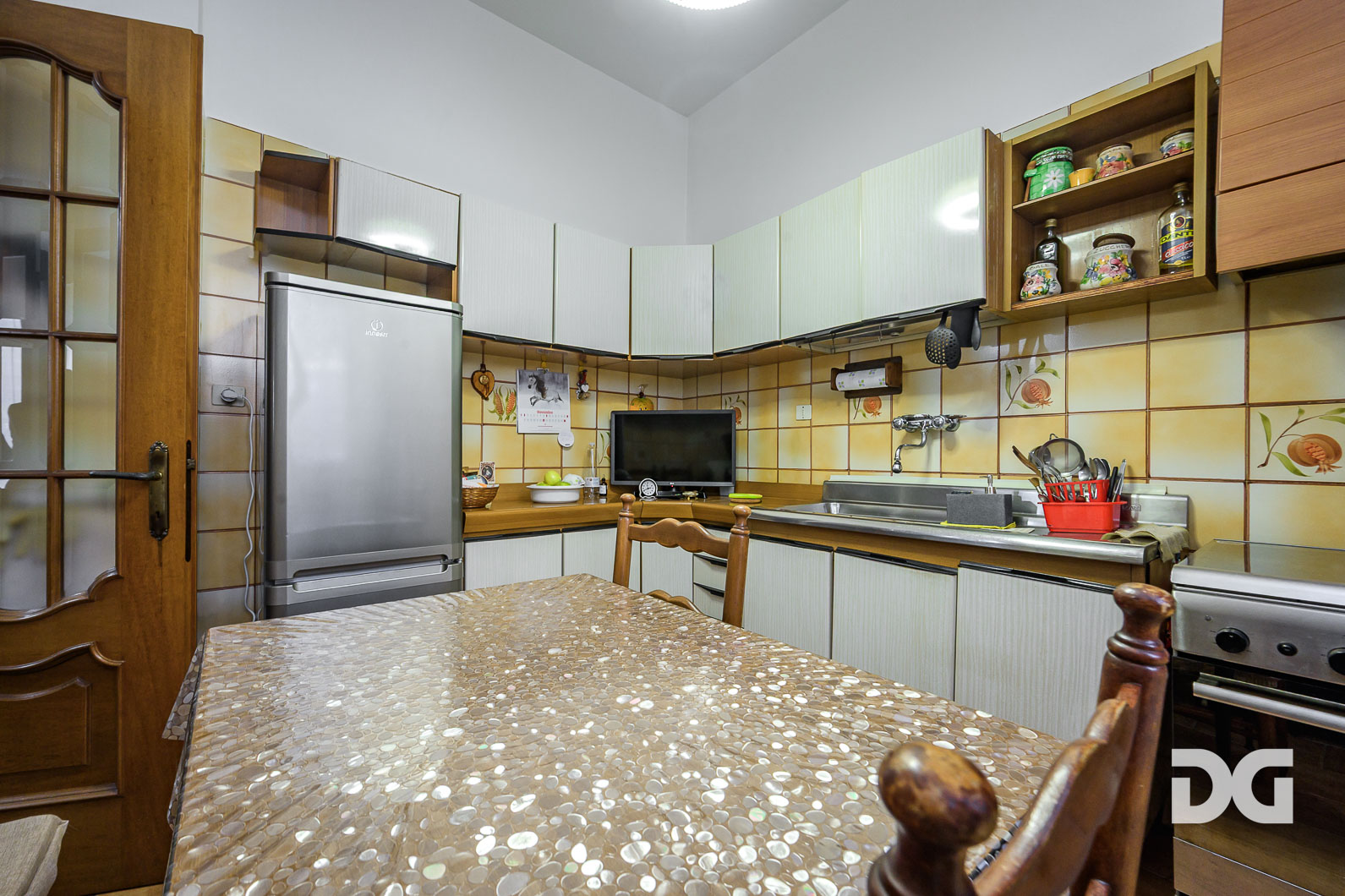 Immobiliare Del Guasta OREGINA  VIA VESUVIO - LUMINOSI MQ. 79 