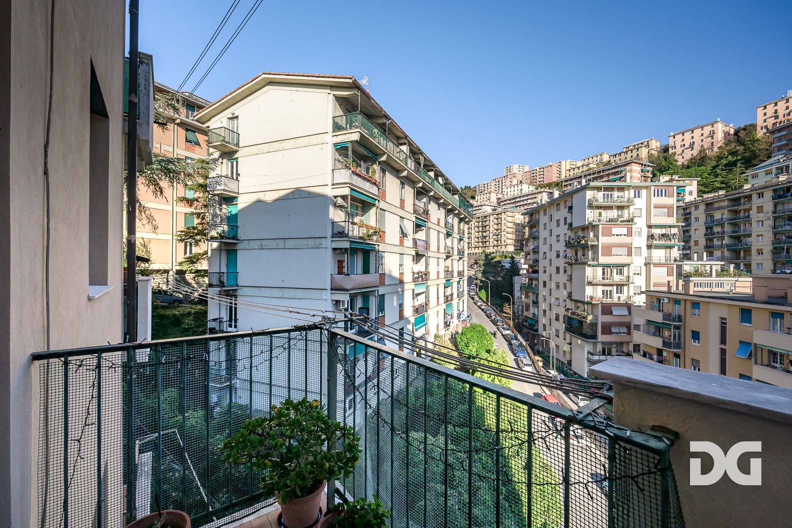 Immobiliare Del Guasta OREGINA  VIA VESUVIO - LUMINOSI MQ. 79 