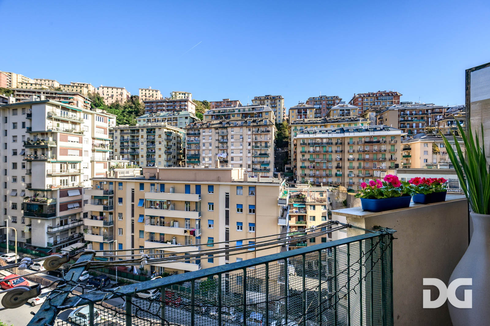 Immobiliare Del Guasta OREGINA  VIA VESUVIO - LUMINOSI MQ. 79 