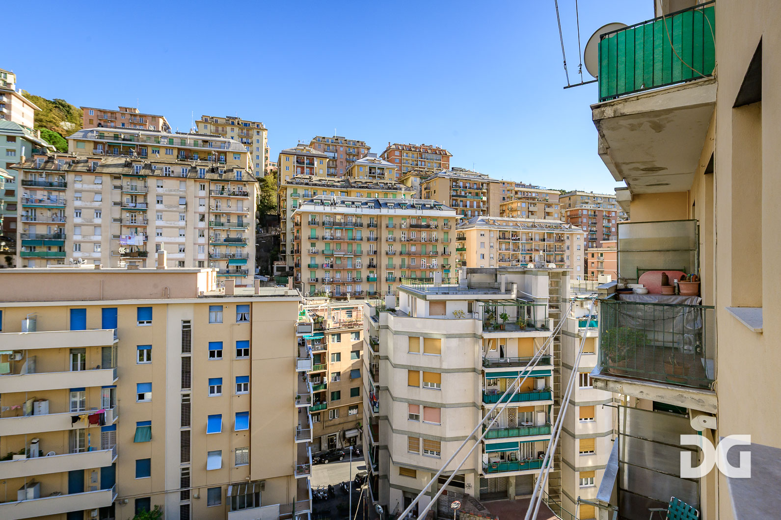 Immobiliare Del Guasta OREGINA  VIA VESUVIO - LUMINOSI MQ. 79 