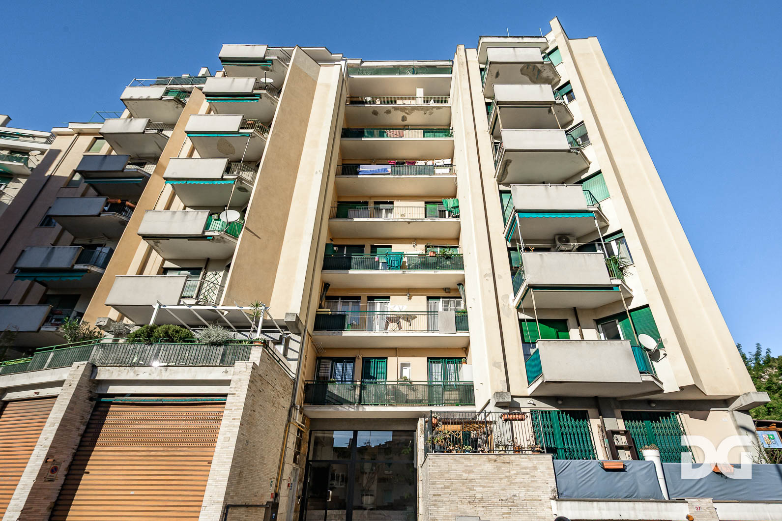 Immobiliare Del Guasta OREGINA  VIA VESUVIO - LUMINOSI MQ. 79 