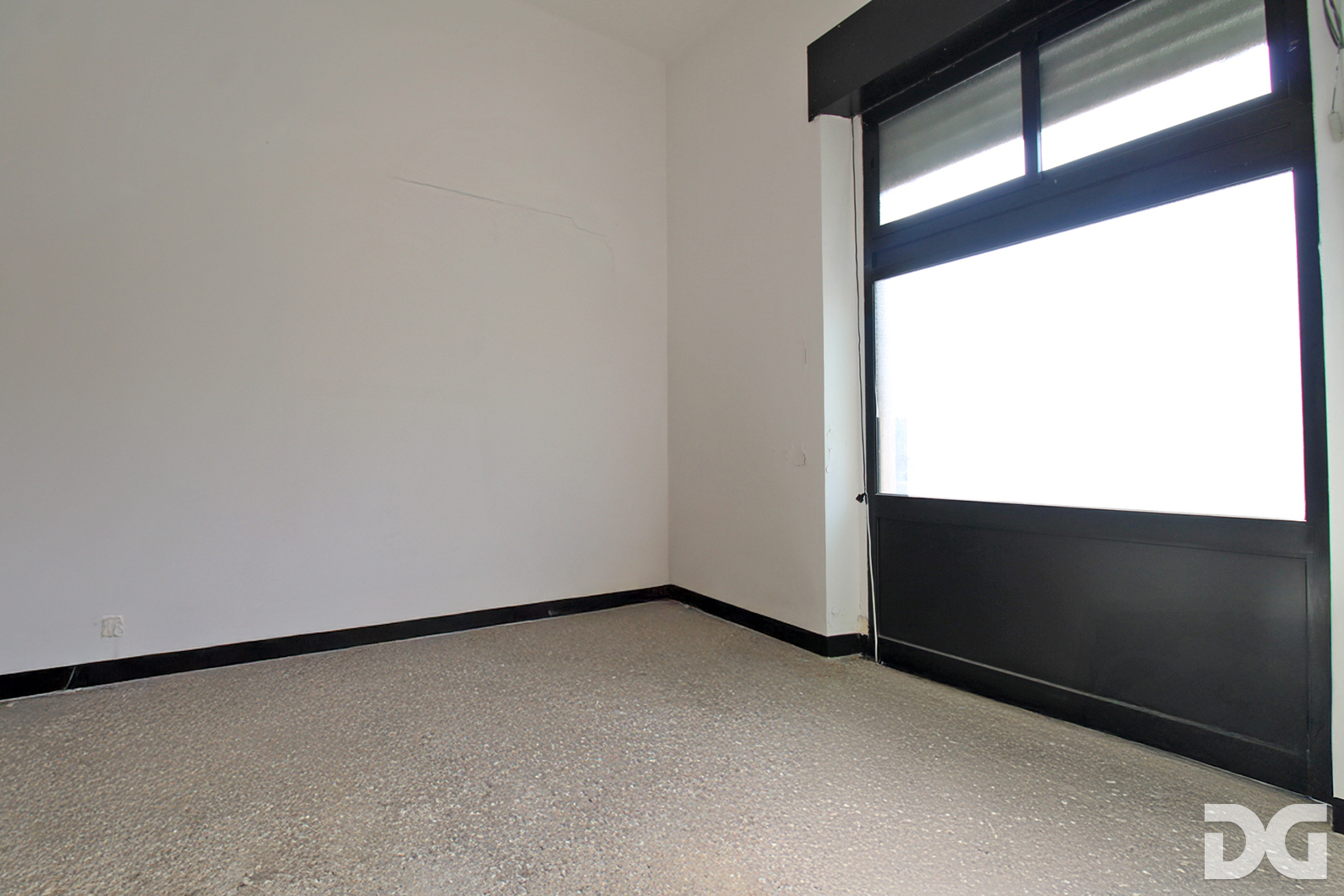 Immobiliare Del Guasta QUARTO-VIALE CEMBRANO – NEGOZIO MQ. 70 