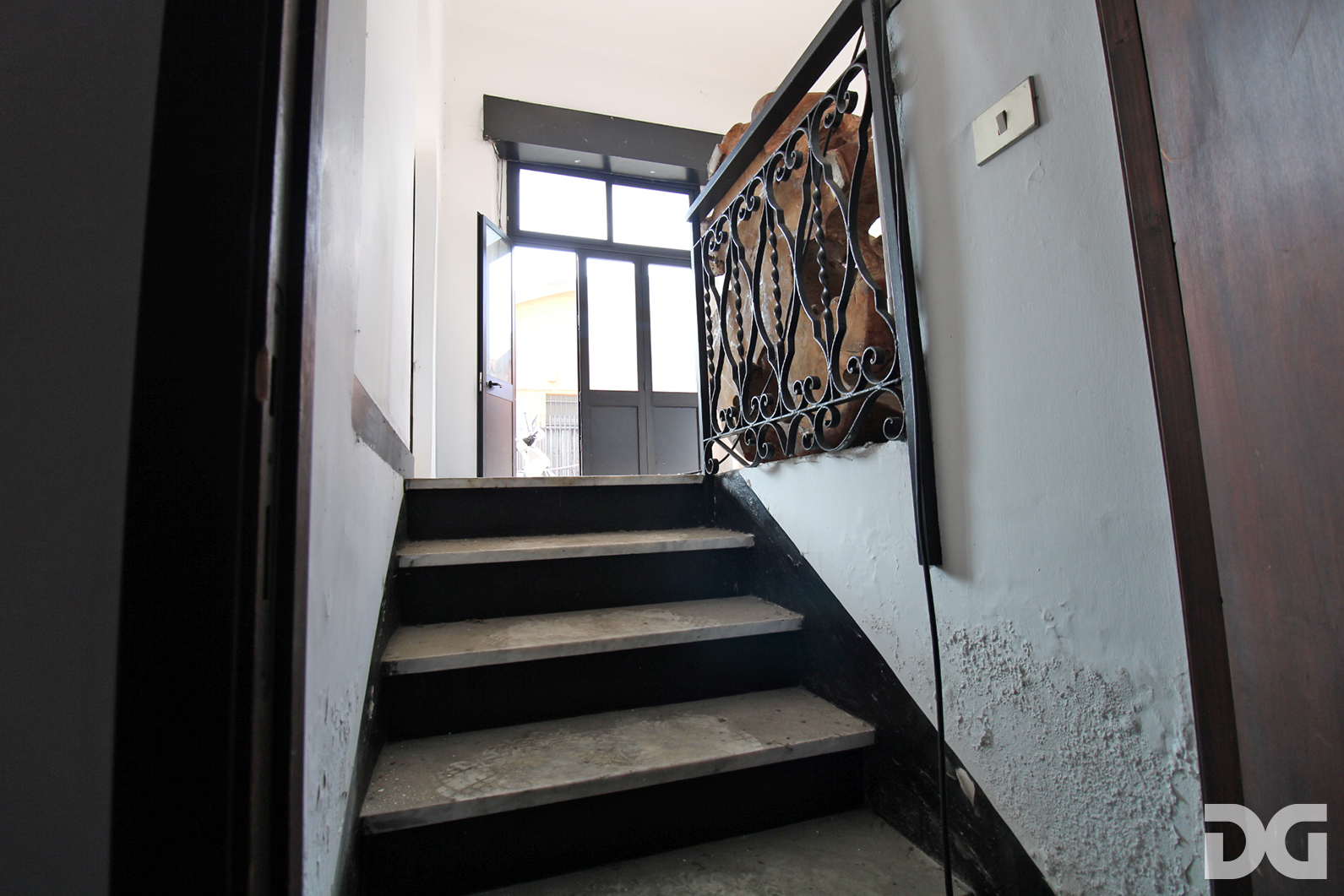 Immobiliare Del Guasta QUARTO-VIALE CEMBRANO – NEGOZIO MQ. 70 