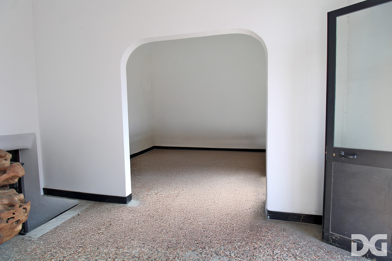 Immobiliare Del Guasta QUARTO-VIALE CEMBRANO – NEGOZIO MQ. 70 