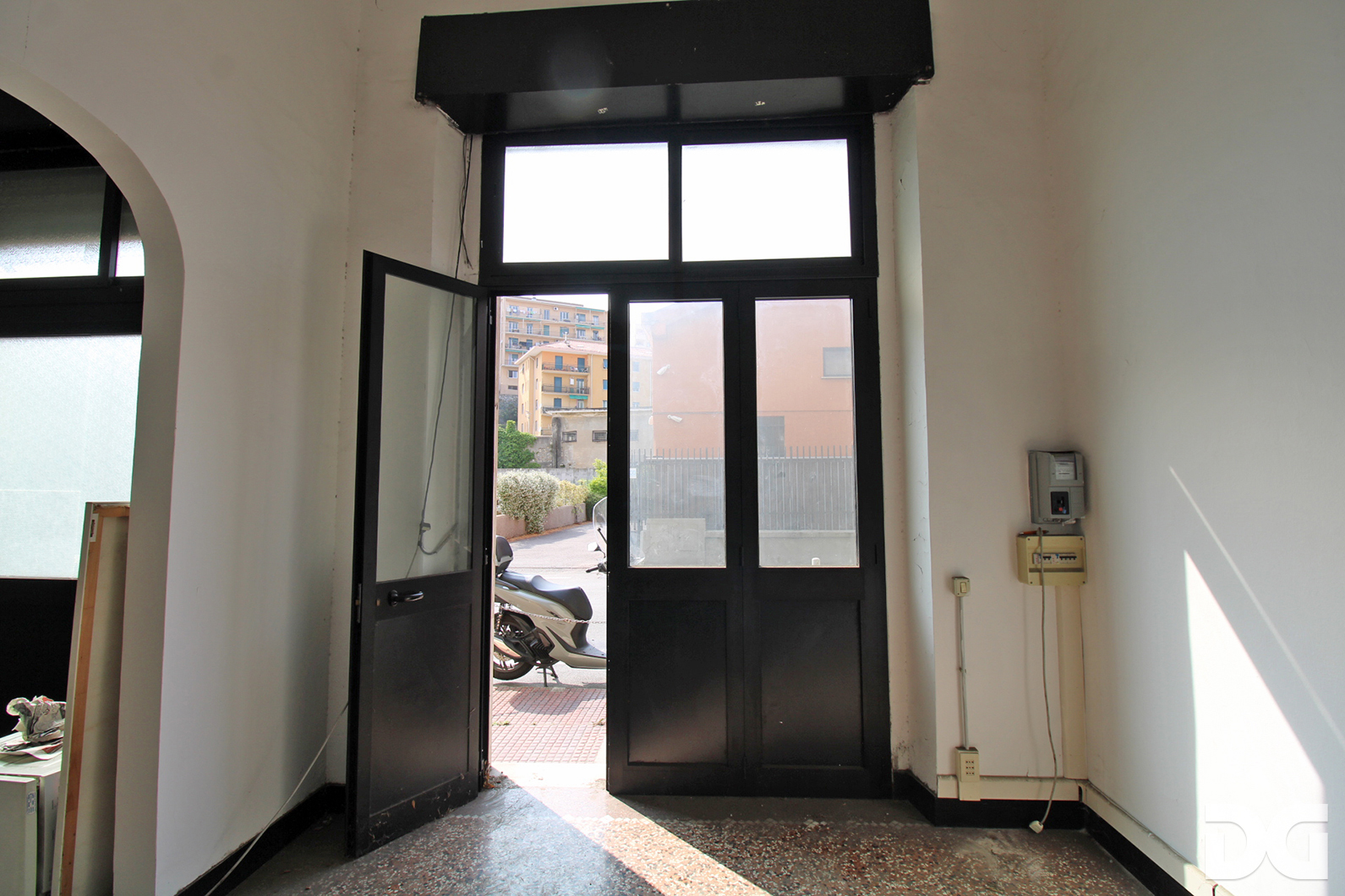 Immobiliare Del Guasta QUARTO-VIALE CEMBRANO – NEGOZIO MQ. 70 