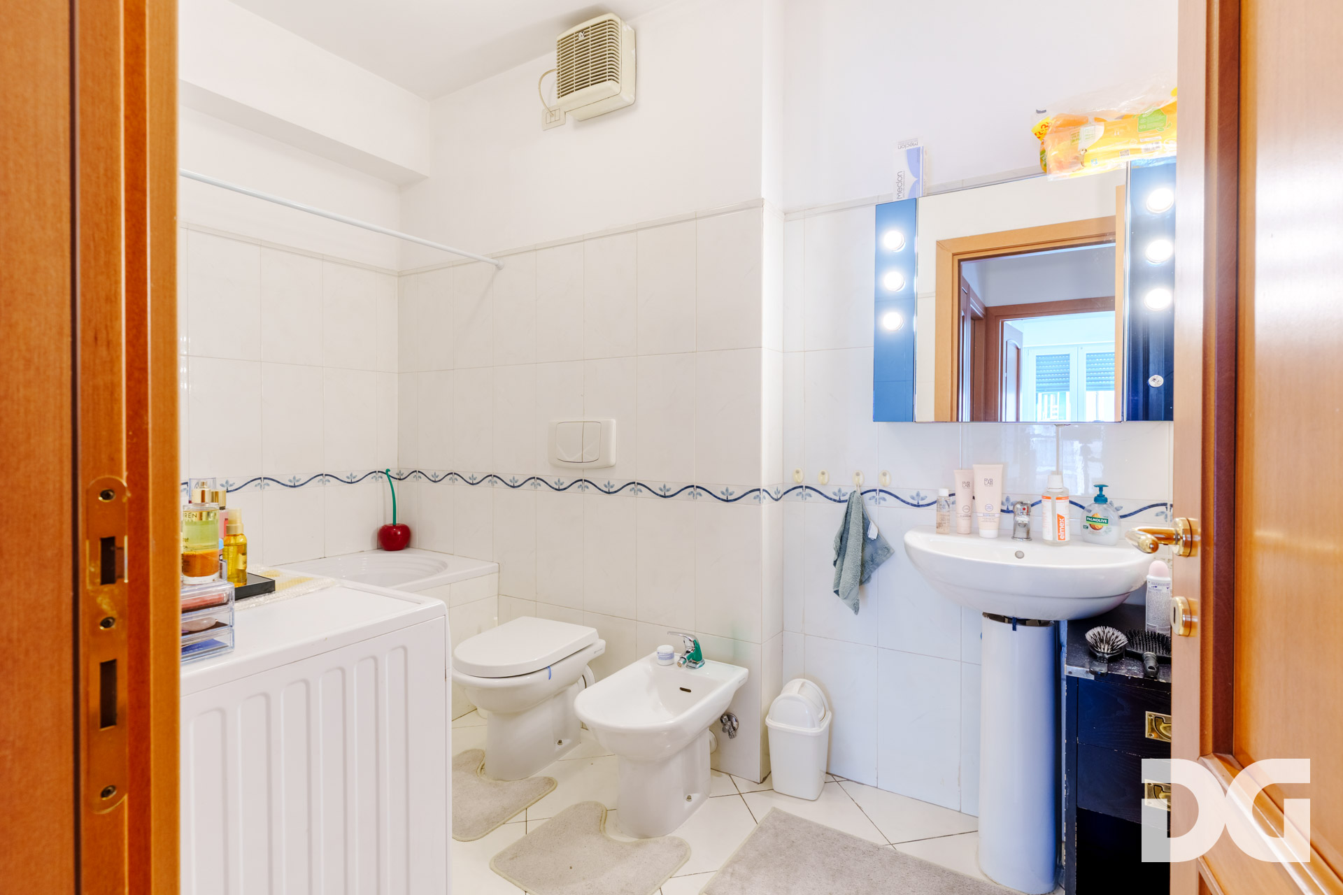 Immobiliare Del Guasta SAN FRUTTUOSO – VIA DONGHI MQ. 78 CON BALCONE E BOX