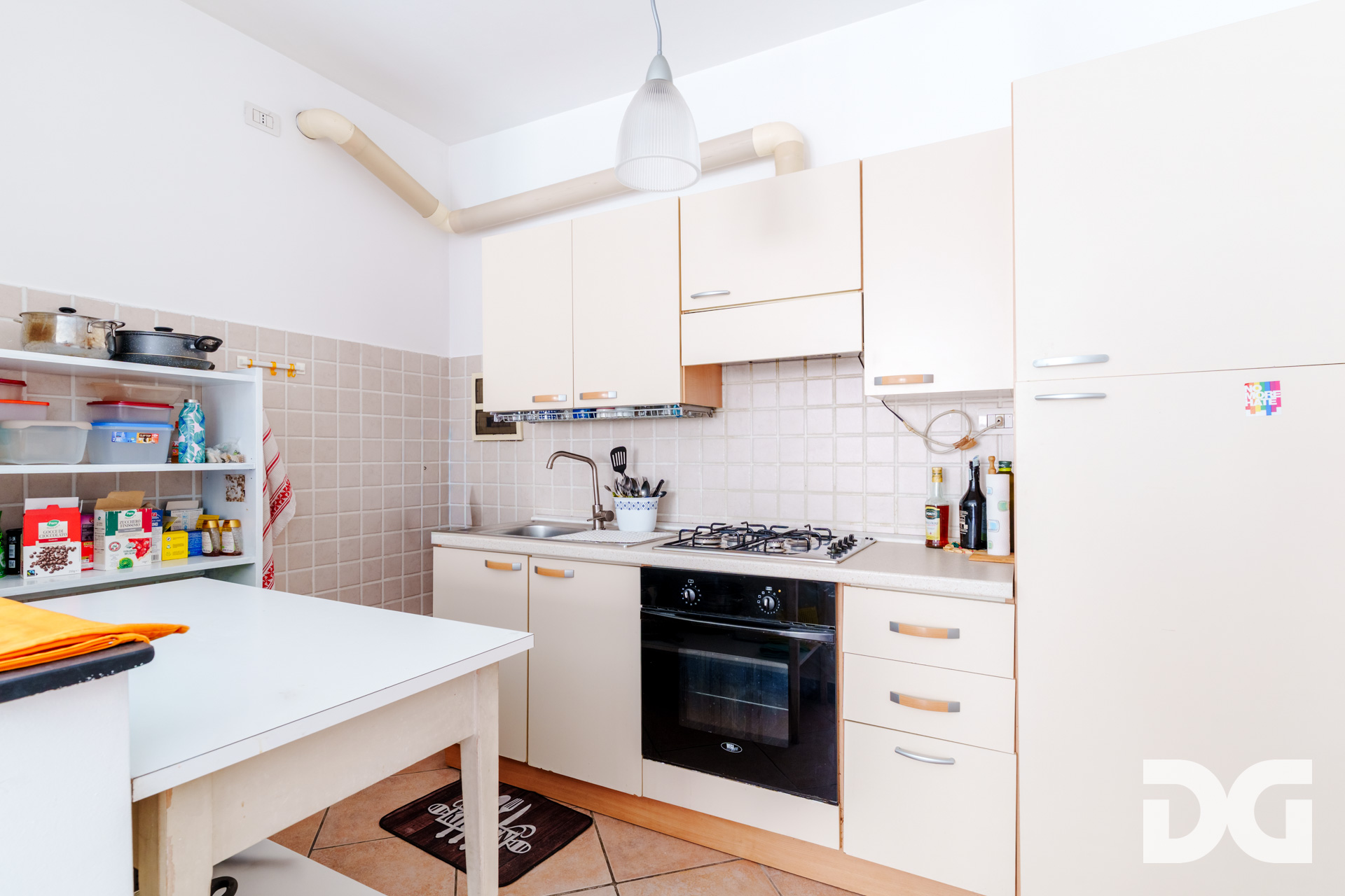 Immobiliare Del Guasta SAN FRUTTUOSO – VIA DONGHI MQ. 78 CON BALCONE E BOX