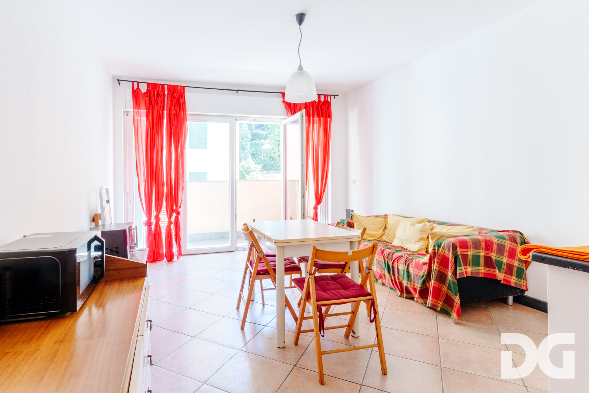 Immobiliare Del Guasta SAN FRUTTUOSO – VIA DONGHI MQ. 78 CON BALCONE E BOX