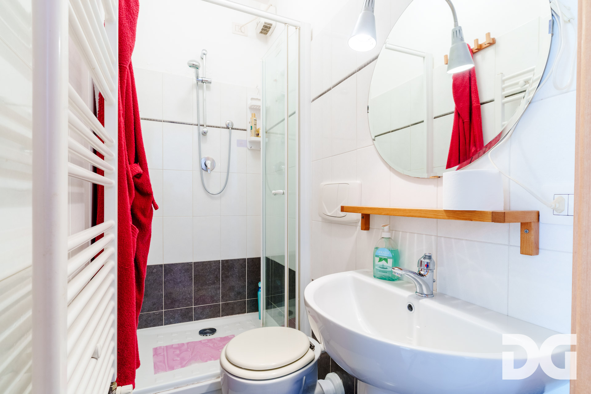 Immobiliare Del Guasta SAN FRUTTUOSO – VIA DONGHI MQ. 78 CON BALCONE E BOX