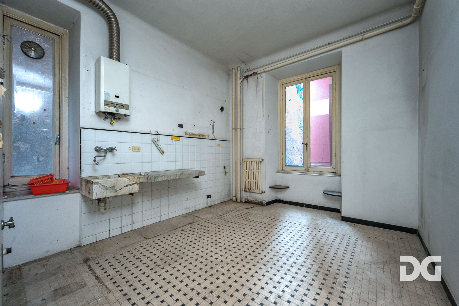 Immobiliare Del Guasta CORSO CARBONARA – PRESTIGIOSI MQ. 213 
