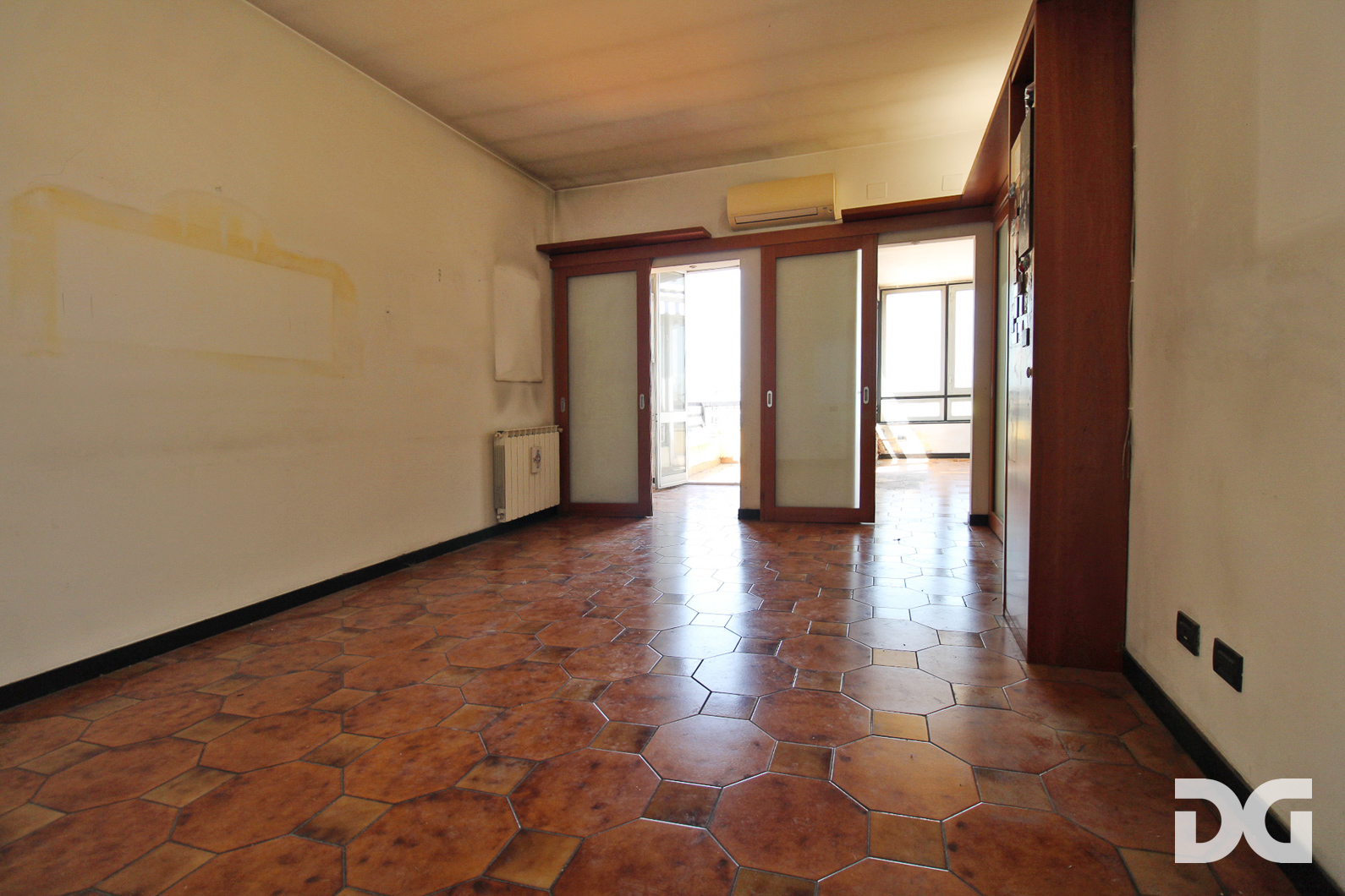 Immobiliare Del Guasta CENTRO STORICO – AD. MURA DELLE GRAZIE MQ. 59 CON TERRAZZO AL PIANO