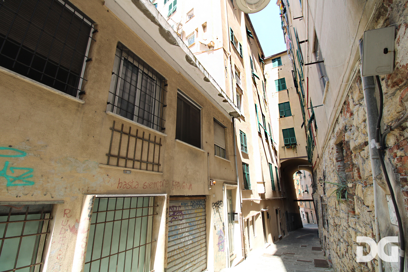 Immobiliare Del Guasta CENTRO STORICO – AD. MURA DELLE GRAZIE MQ. 59 CON TERRAZZO AL PIANO