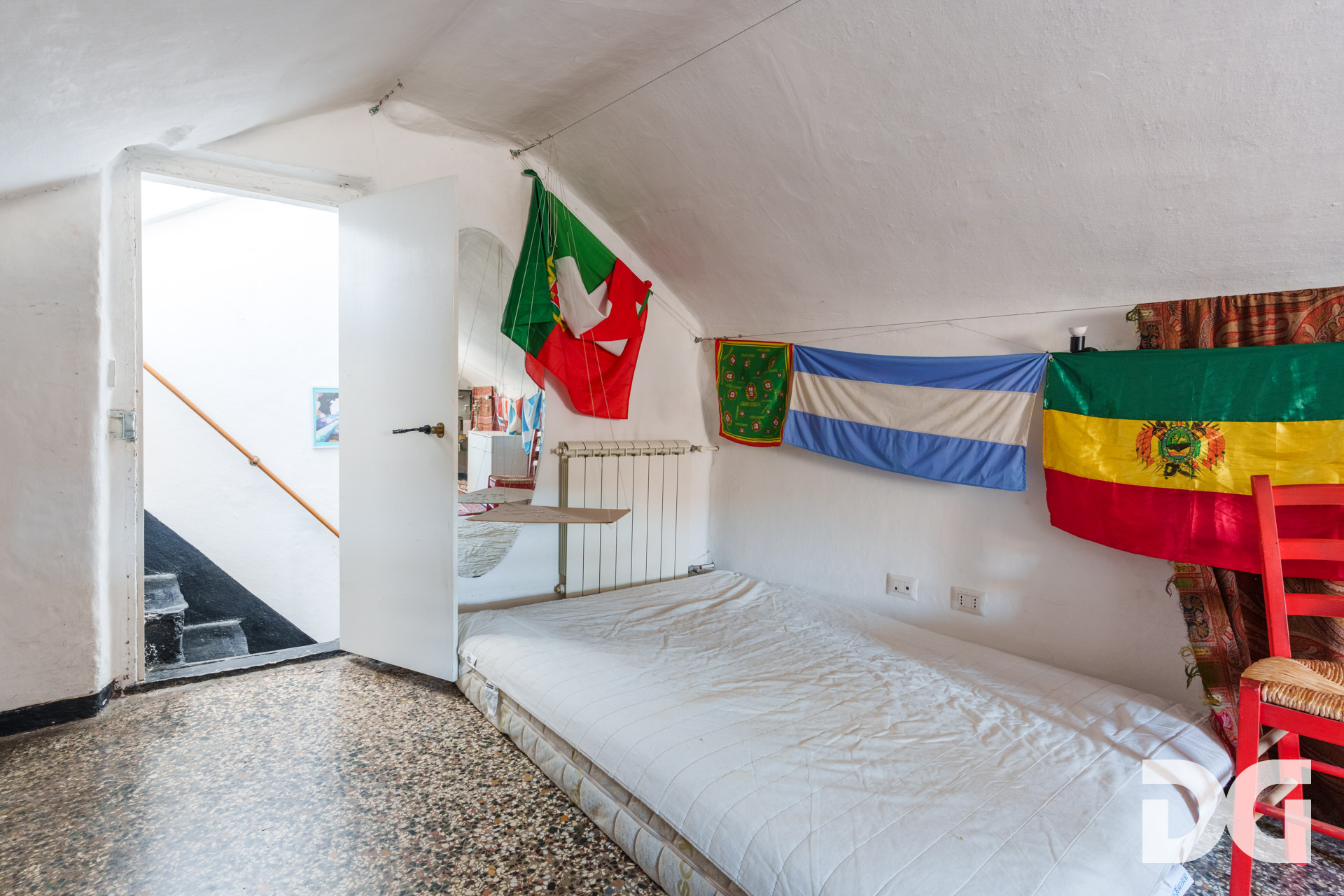 Immobiliare Del Guasta CENTRO STORICO – VICO CASANA LUMINOSI MQ. 68 CON TERRAZZINO
