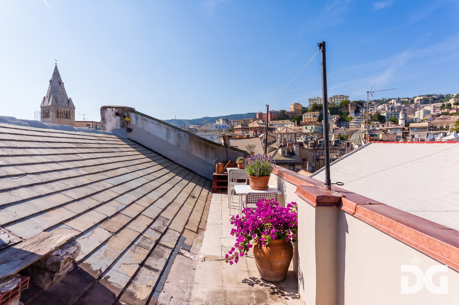 Immobiliare Del Guasta CENTRO STORICO – VICO CASANA LUMINOSI MQ. 68 CON TERRAZZINO