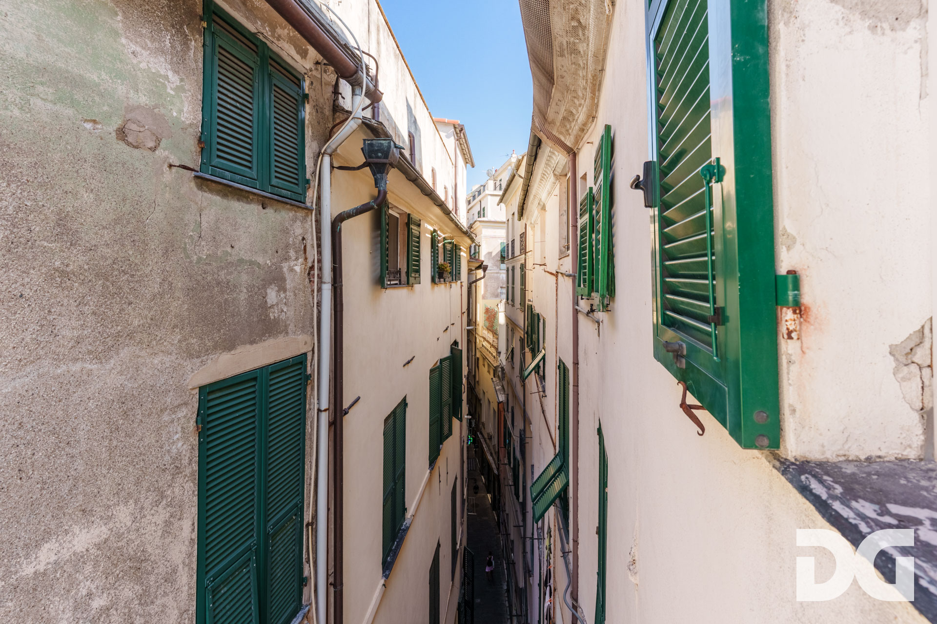 Immobiliare Del Guasta CENTRO STORICO – VICO CASANA LUMINOSI MQ. 68 CON TERRAZZINO
