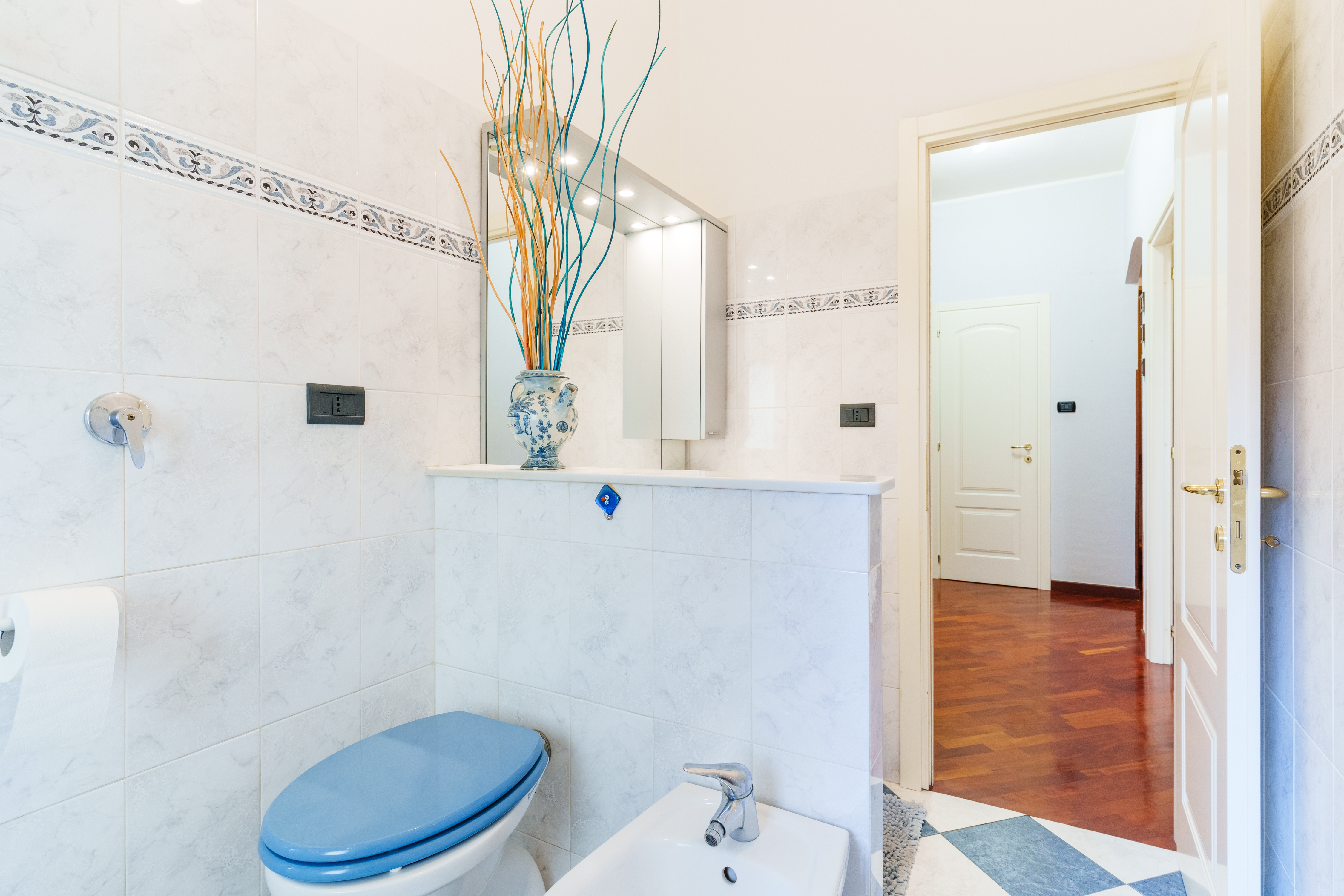 Immobiliare Del Guasta SAN FRUTTUOSO – VIA MANUZIO LUMINOSI MQ. 70 CON BALCONE