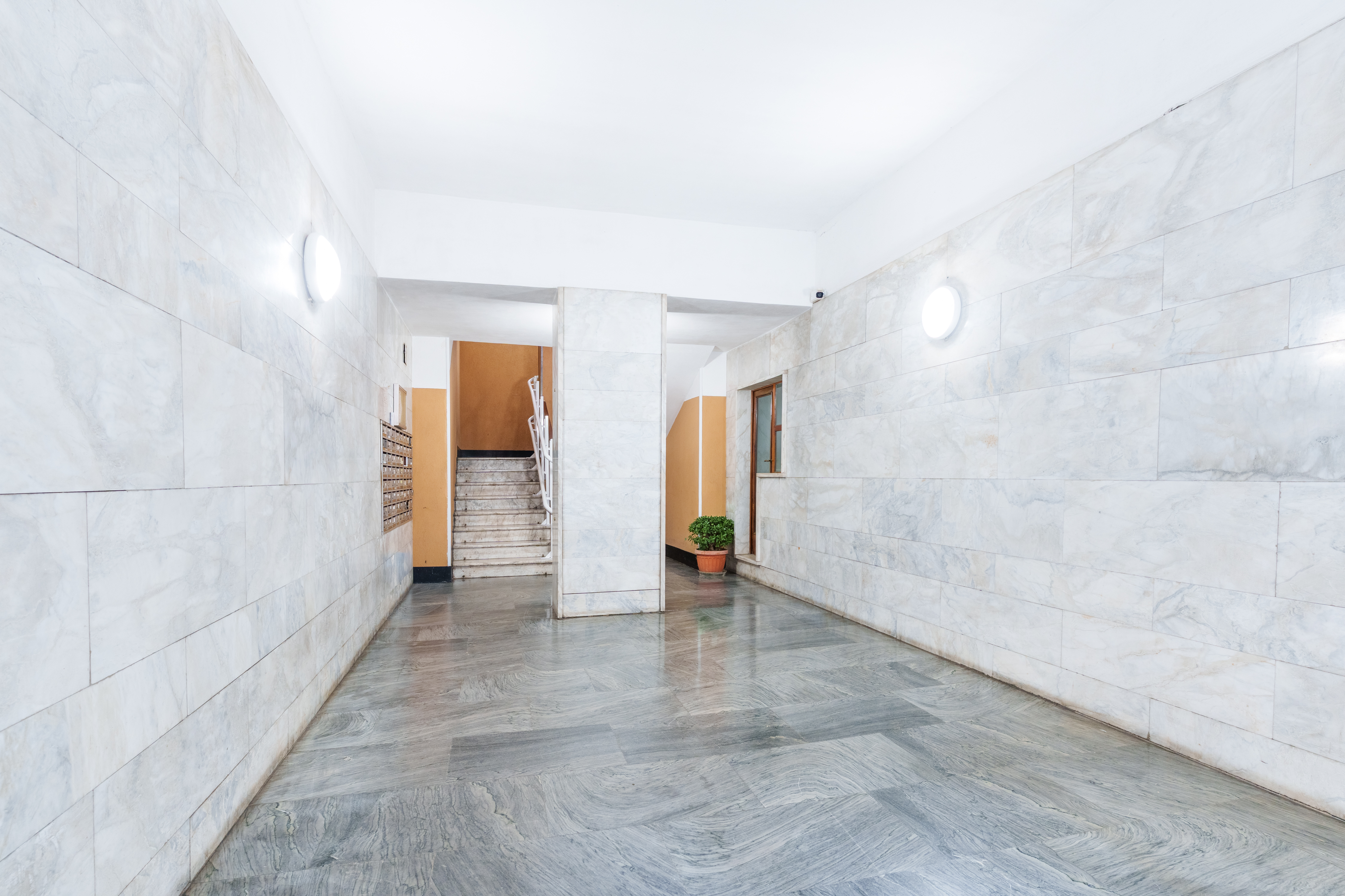 Immobiliare Del Guasta SAN FRUTTUOSO – VIA MANUZIO LUMINOSI MQ. 70 CON BALCONE