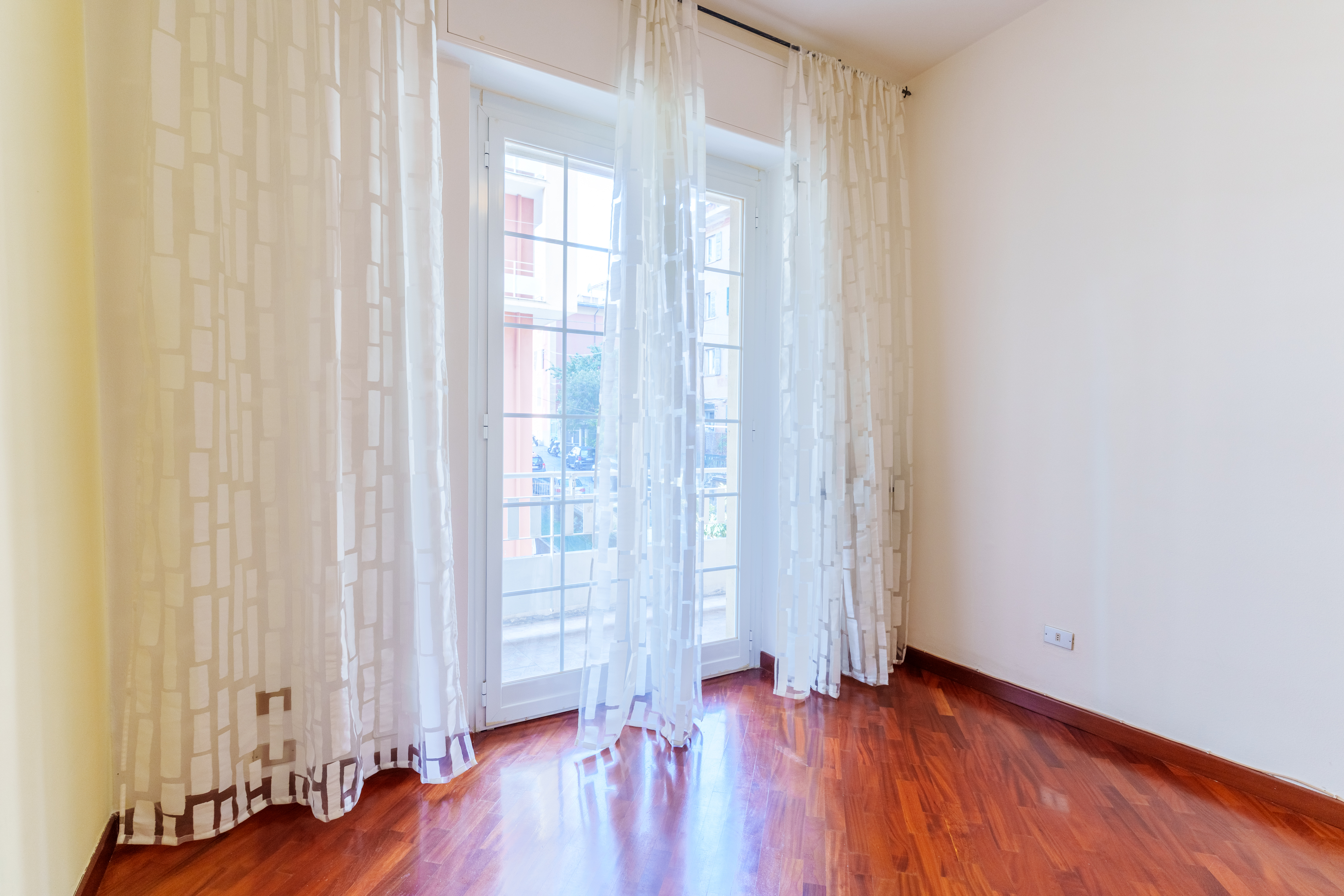 Immobiliare Del Guasta SAN FRUTTUOSO – VIA MANUZIO LUMINOSI MQ. 70 CON BALCONE