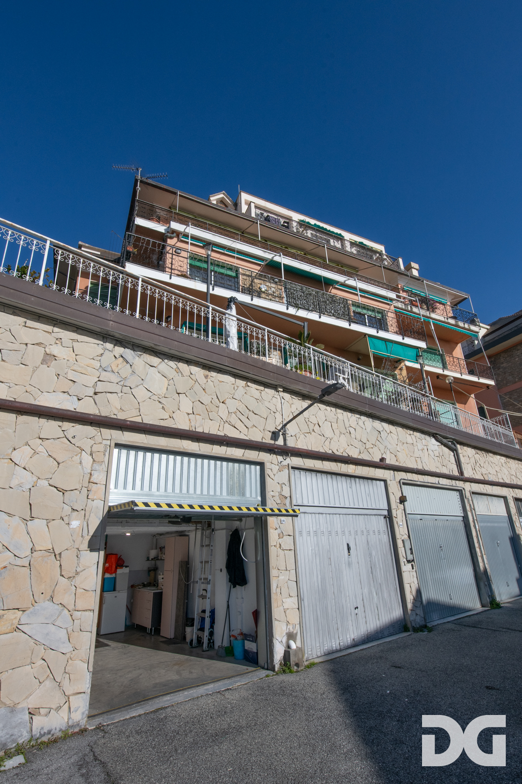 Immobiliare Del Guasta BOGLIASCO – PANORAMICI E RISTRUTTURATI MQ. 100 CON BOX 