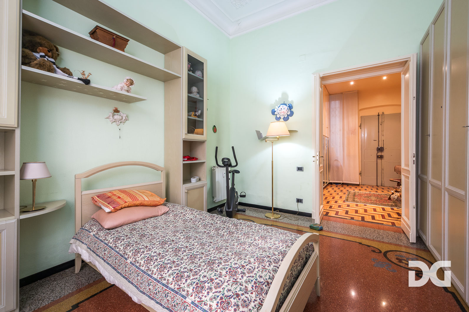 Immobiliare Del Guasta VIA BRIGATA LIGURIA – PRESTIGIOSI MQ. 196 CON TERRAZZO 
