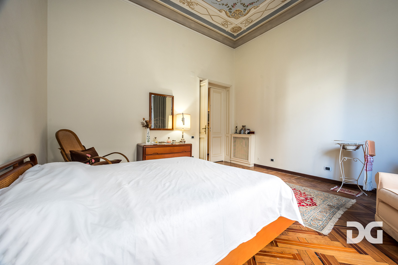 Immobiliare Del Guasta VIA BRIGATA LIGURIA – PRESTIGIOSI MQ. 196 CON TERRAZZO 