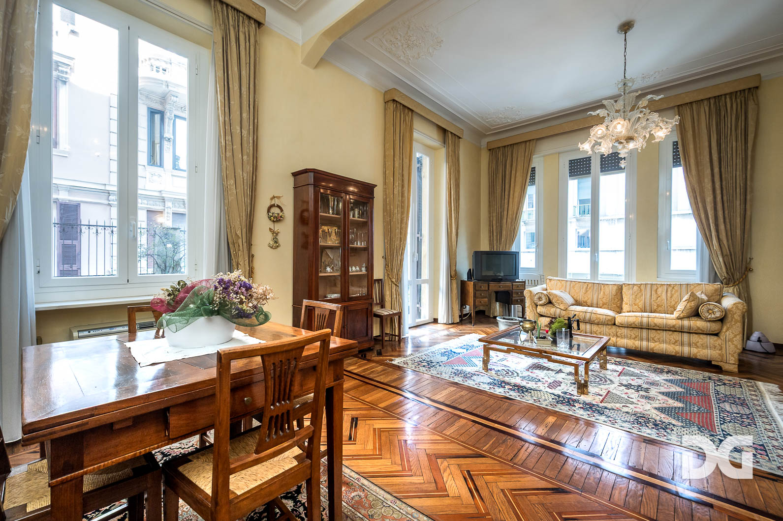 Immobiliare Del Guasta VIA BRIGATA LIGURIA – PRESTIGIOSI MQ. 196 CON TERRAZZO 