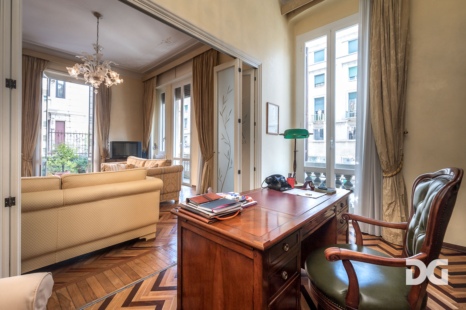 Immobiliare Del Guasta VIA BRIGATA LIGURIA – PRESTIGIOSI MQ. 196 CON TERRAZZO 