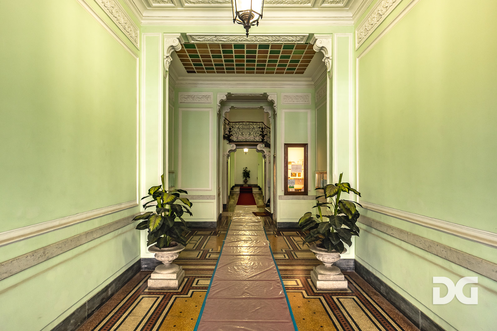 Immobiliare Del Guasta VIA BRIGATA LIGURIA – PRESTIGIOSI MQ. 196 CON TERRAZZO 