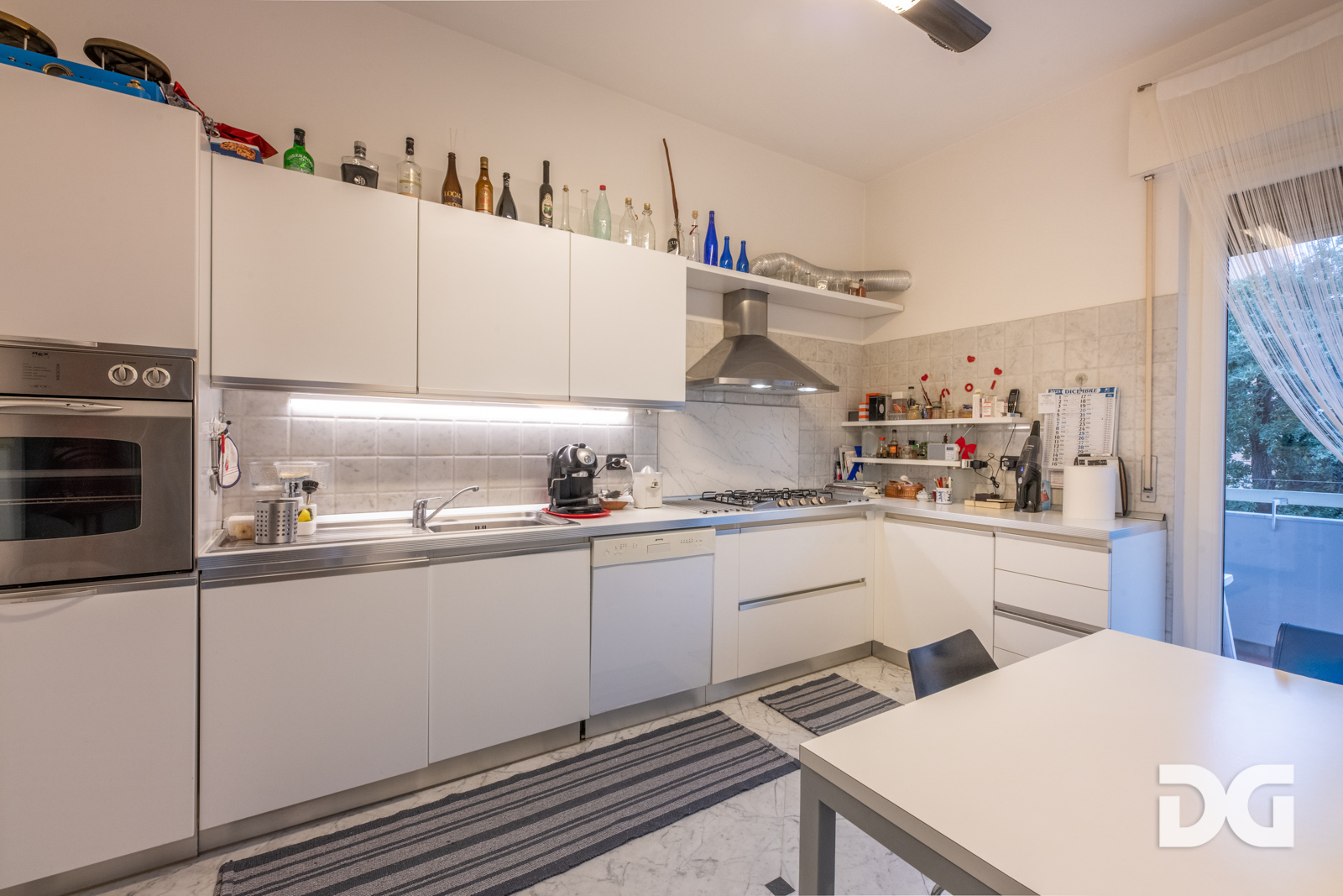 Immobiliare Del Guasta ALBARO – VIA RIESE ELEGANTI MQ. 138 CON MANSARDA VIVIBILE E BOX 