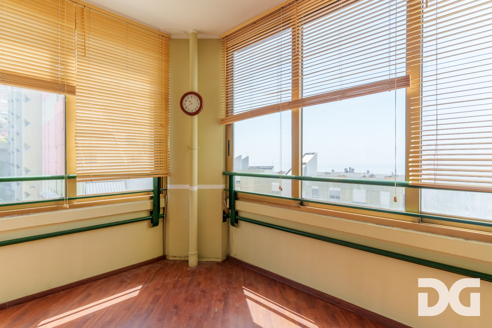 Immobiliare Del Guasta QUARTO – VIA DELLE ERICHE PANORAMICISSIMI MQ 104 VISTA MARE, TERRAZZO