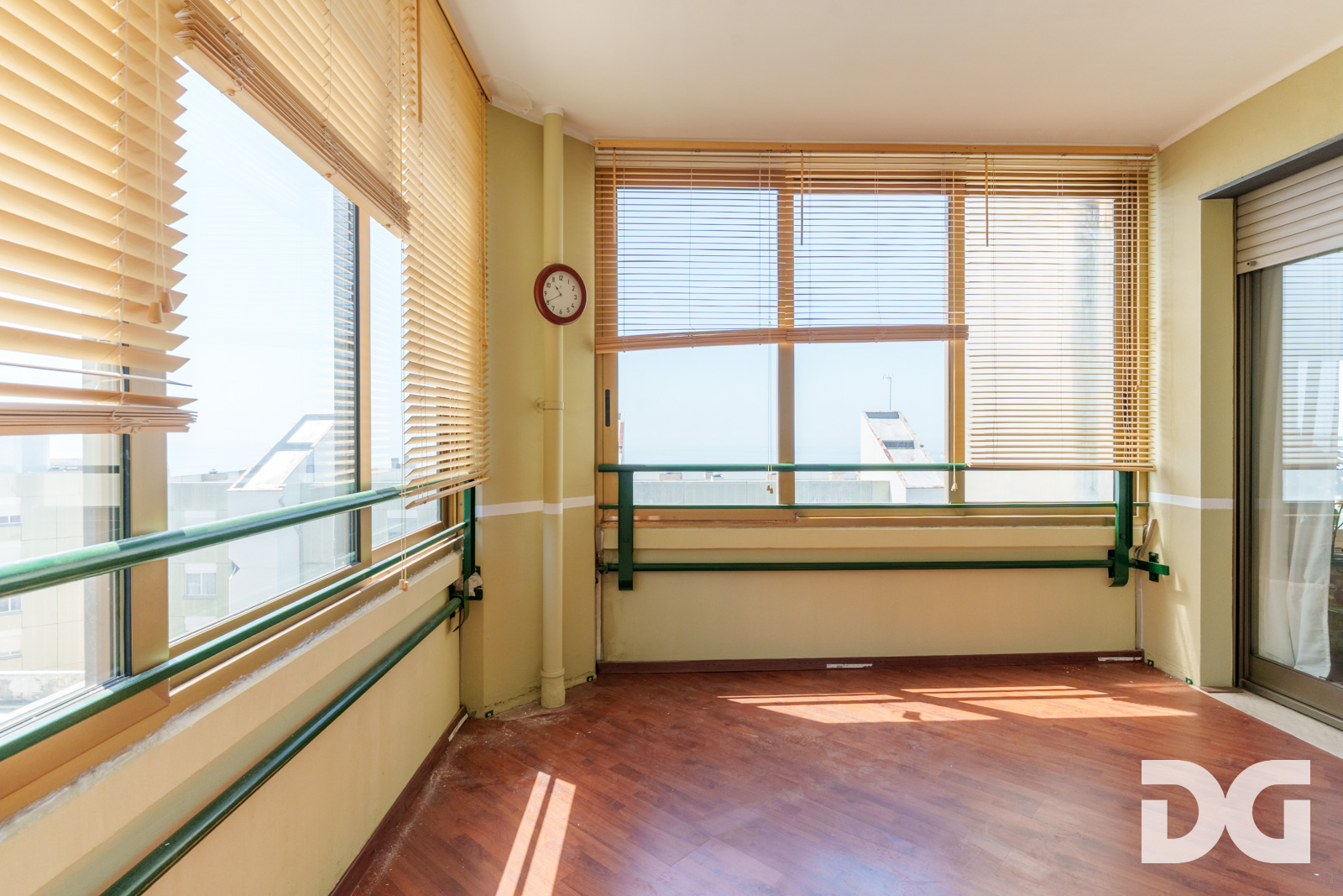 Immobiliare Del Guasta QUARTO – VIA DELLE ERICHE PANORAMICISSIMI MQ 104 VISTA MARE, TERRAZZO