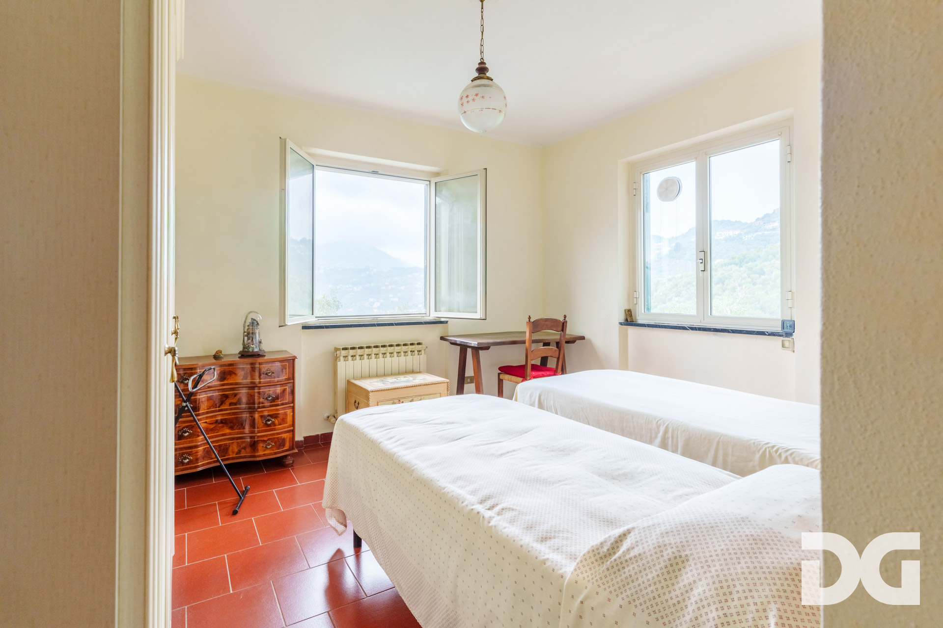 Immobiliare Del Guasta LEIVI – CASA INDIPENDENTE MQ. 205 CON TERRAZZO E BOX 