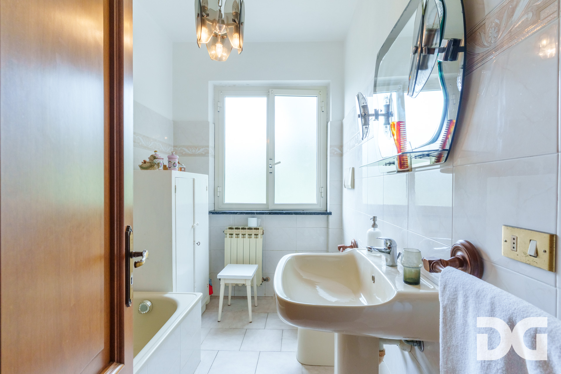 Immobiliare Del Guasta LEIVI – CASA INDIPENDENTE MQ. 205 CON TERRAZZO E BOX 