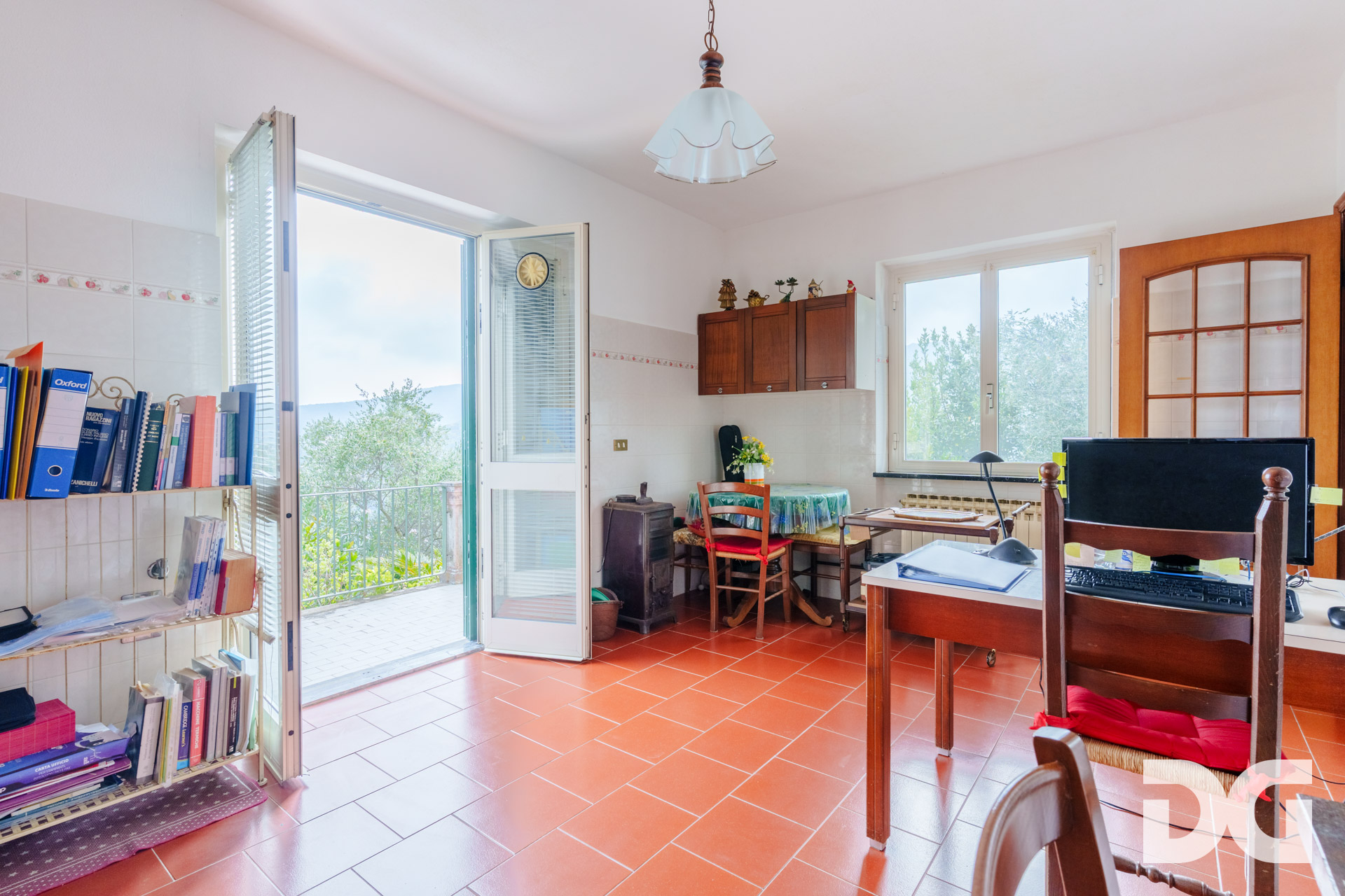 Immobiliare Del Guasta LEIVI – CASA INDIPENDENTE MQ. 205 CON TERRAZZO E BOX 